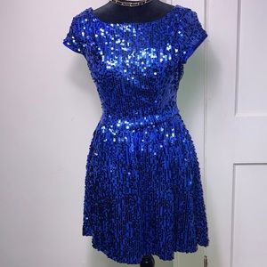 Women's Cap Sleeves Sequins Skater Dress Blue size 7/8 Formal
